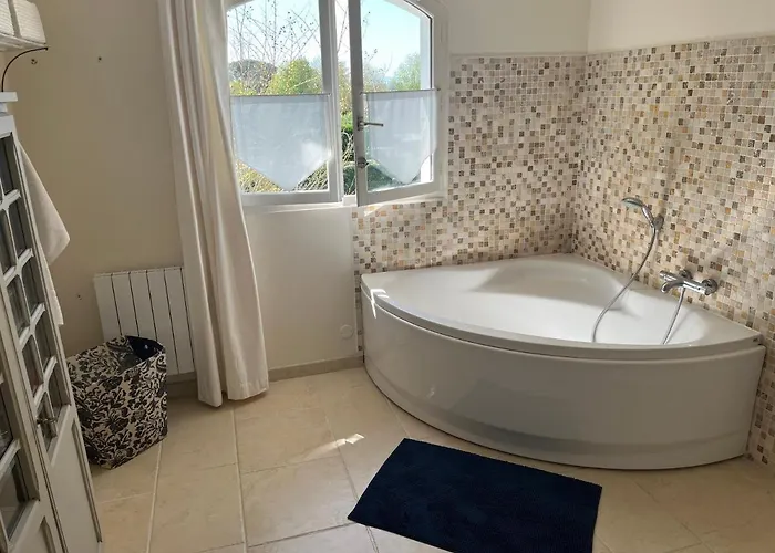 Maison De Charme Avec Piscine فيلة